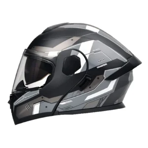 Motorcycle helmet with good ventilation in summer