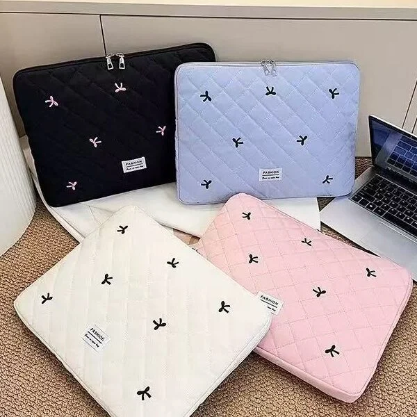 Quilted Tablet Cosmetics Organizer Bag