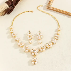 Set of jewelry accessories