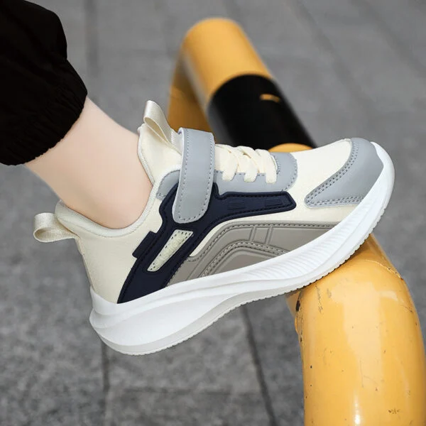 kids sports shoes
