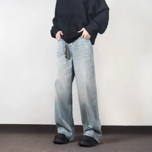 Loose and casual men’s streetwear brand straight-leg denim trousers with a sense of street design