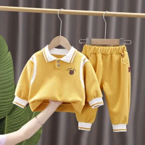 Boys’ fall clothing pullover set