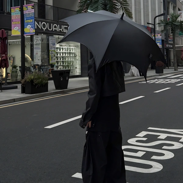 Automatic Sun Umbrella with Black Vinyl for Sun Protection