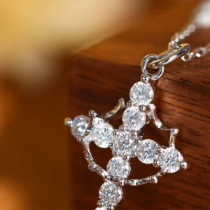 Fashion Creative Crown Cross Full Moissanite Clavicle Necklace Sparkly Dainty Women Daily Matching Fine Jewelry