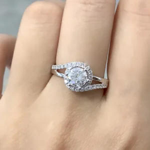 Light Luxury Flashy Wax Inlaid Zircon Ladies Ring For Wedding Engagement