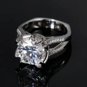 Fashion Women’s Jewelry Moissanite Ring S925 Silver Engagement and Wedding Gift Accessory Ring for Wedding Ceremony
